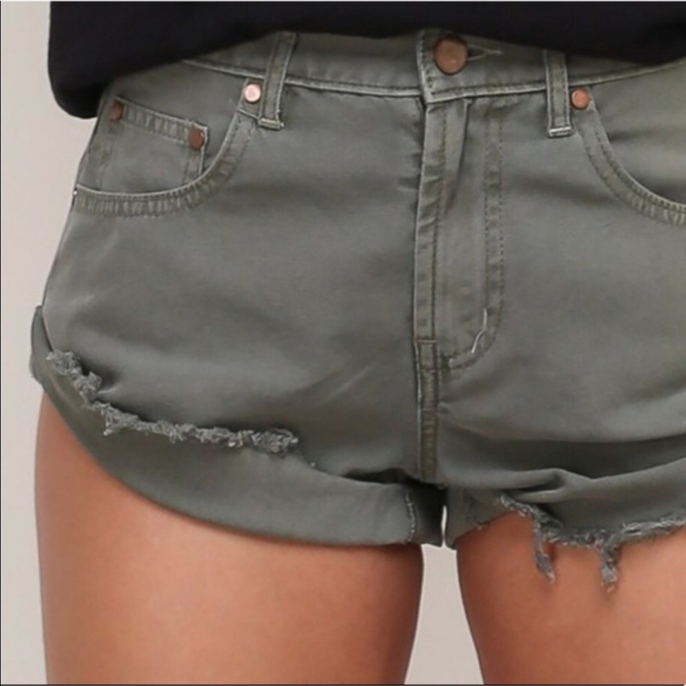 Mustard seed • Green Cut-off Shorts